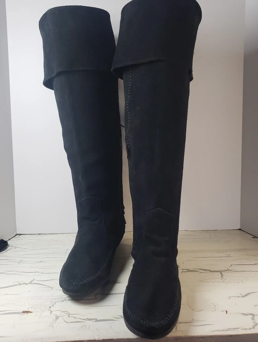 Minnetonka Genuine Suede Leather Over the Knee Boots w/ Fringe - Women's size 10
